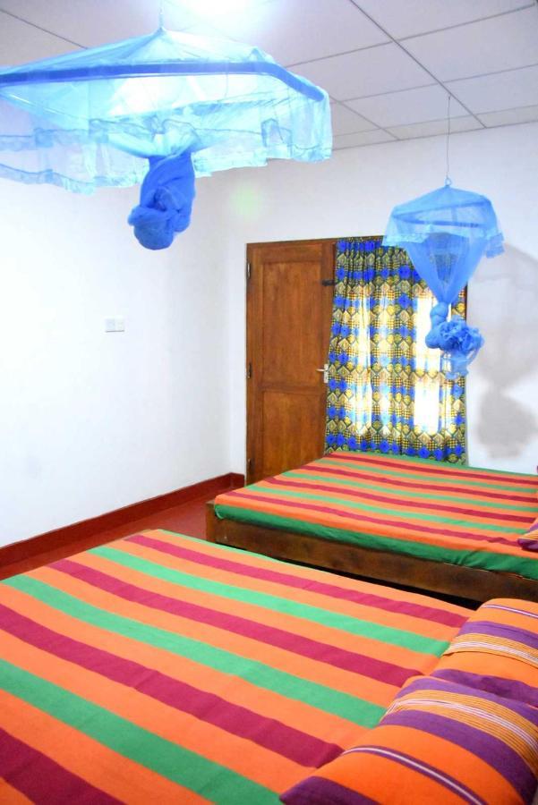 אנוראדפורה Dula Lake Resort מראה חיצוני תמונה